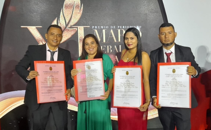 El equipo de Café lo conforman: Óscar Sánchez, Lina García, Víctor Defex y Tatiana Ruiz.